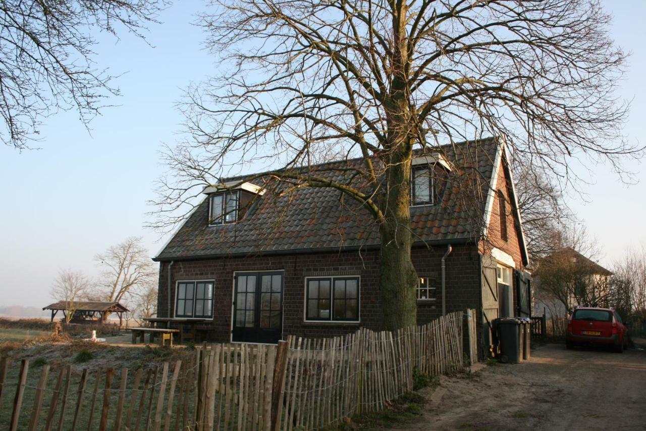 Unique Place On The River Waal Heerewaarden Luaran gambar