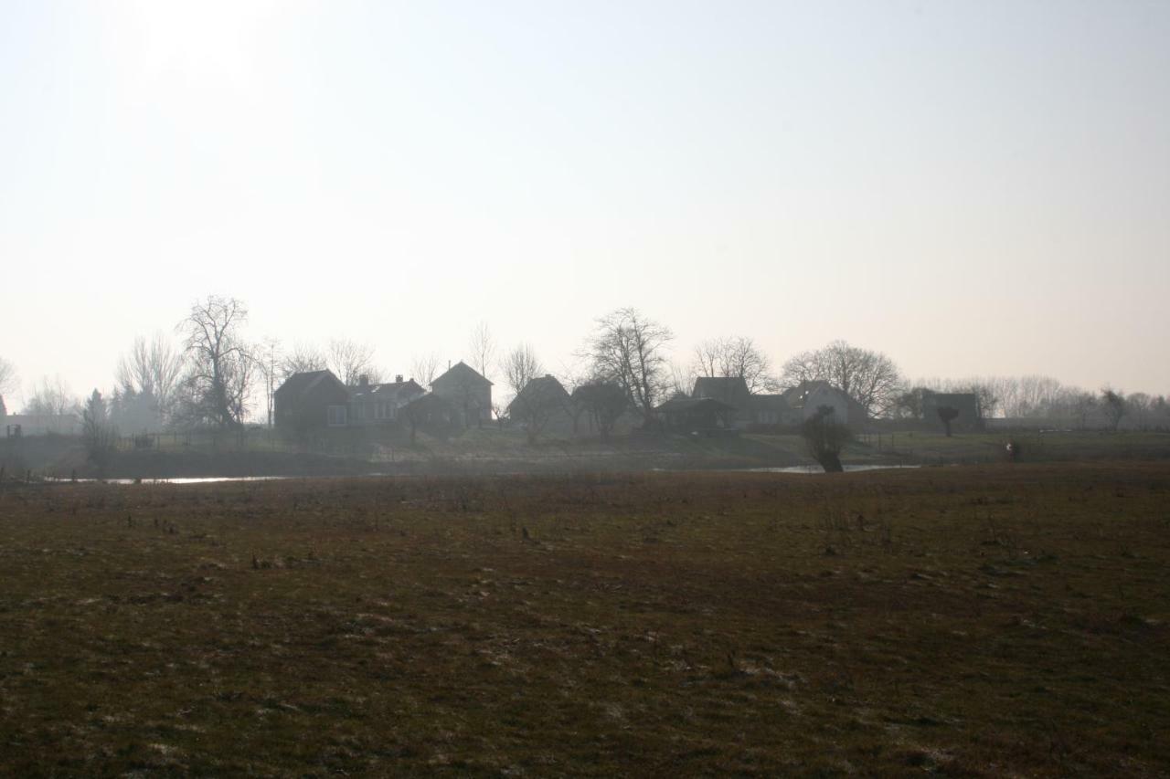 Unique Place On The River Waal Heerewaarden Luaran gambar