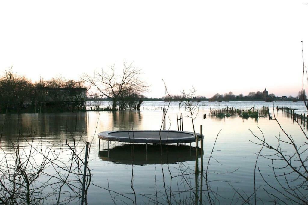 Unique Place On The River Waal Heerewaarden Luaran gambar